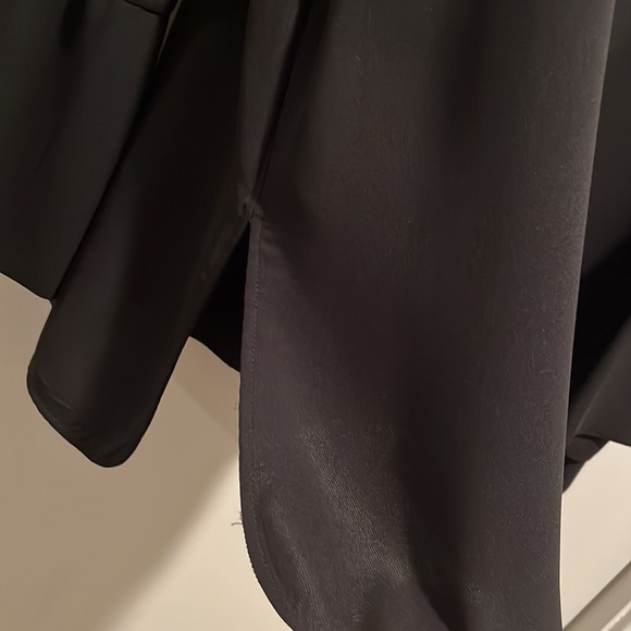 Lafayette 148 black silk crepe hi low tunic.  Long split cuffs with drawstrings. - Picture 5 of 8